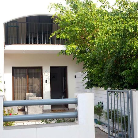Galatex Beach Living By Trulycyprus Limassol Exteriör bild