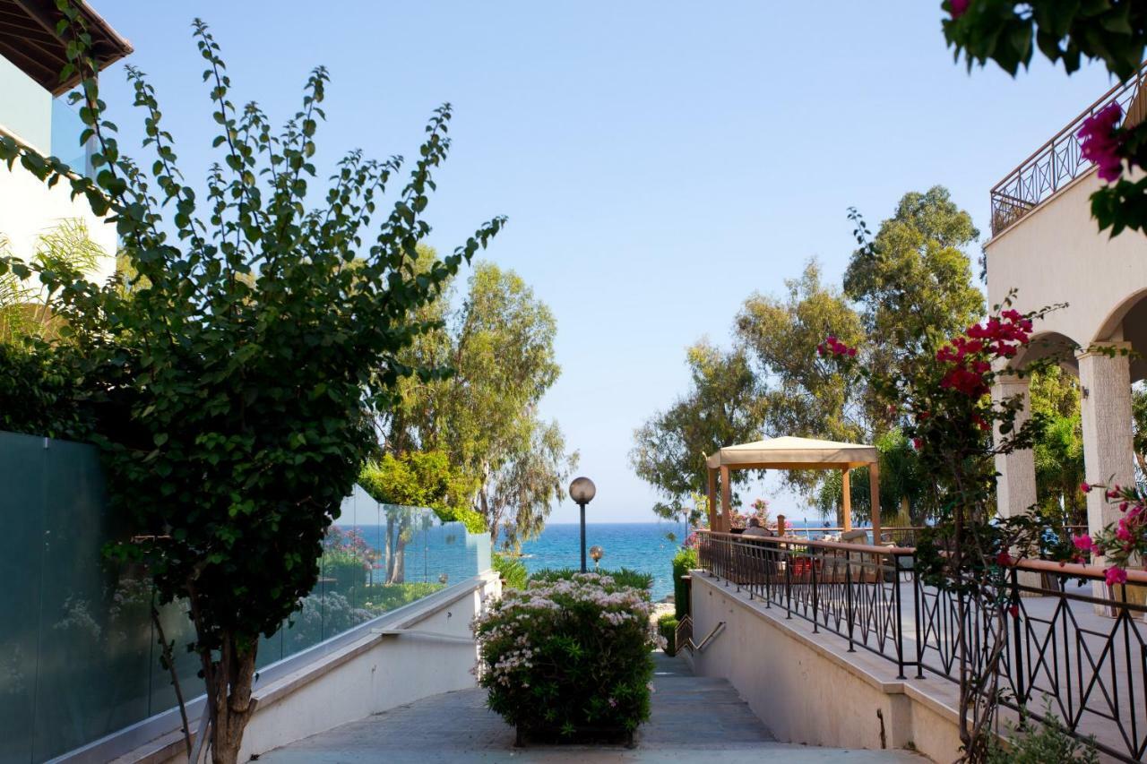 Galatex Beach Living By Trulycyprus Limassol Exteriör bild