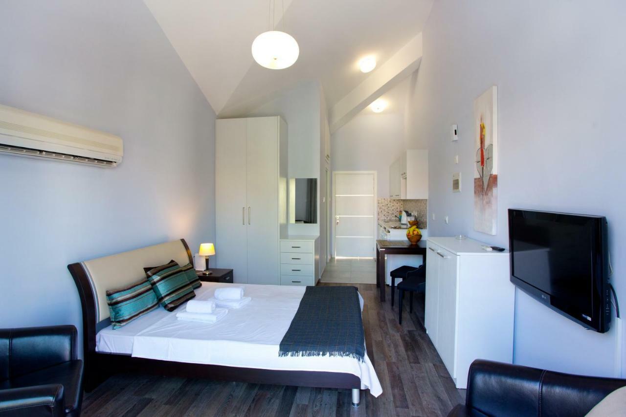 Galatex Beach Living By Trulycyprus Limassol Exteriör bild