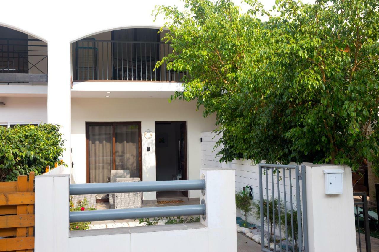 Galatex Beach Living By Trulycyprus Limassol Exteriör bild