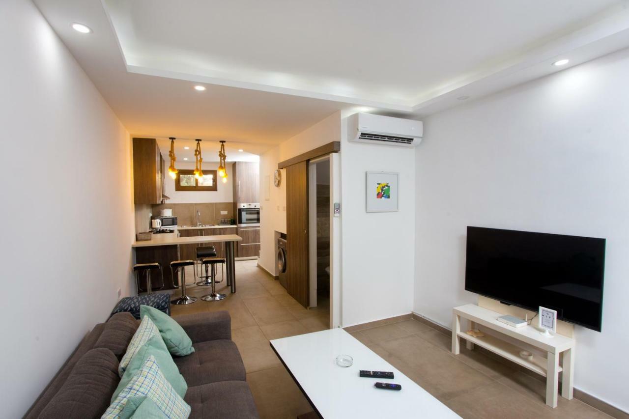 Galatex Beach Living By Trulycyprus Limassol Exteriör bild